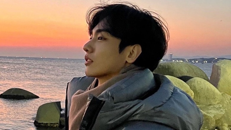 Lee Jihan looking at sunset