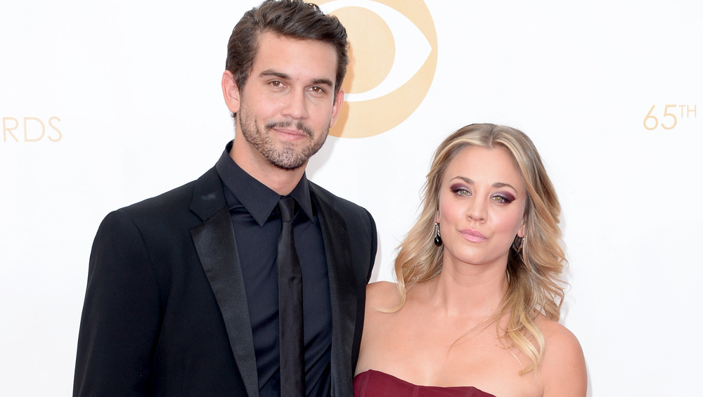 Kaley Cuoco posing with Ryan Sweeting