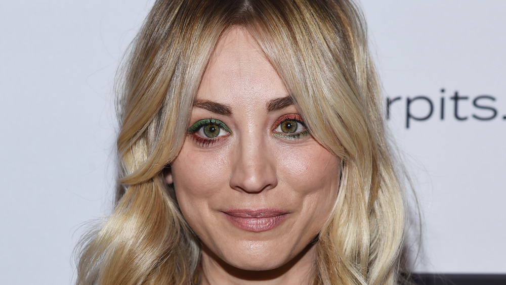 Kaley Cuoco wears colorful eyeshadow