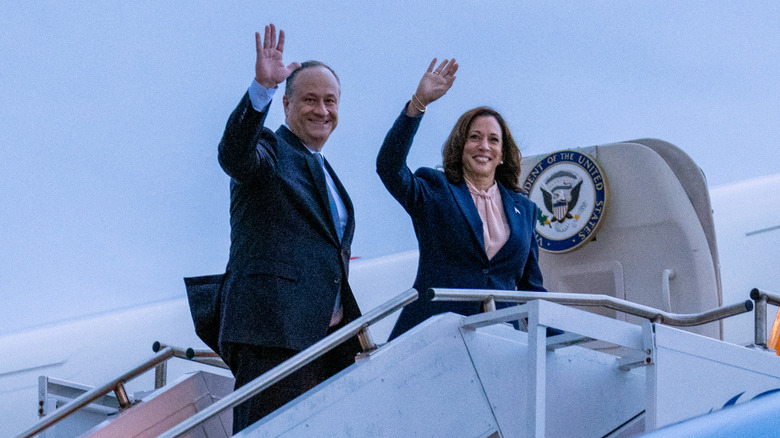 Doug Emhoff Kamala Harris waving