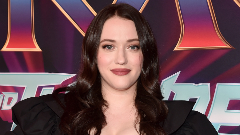 Kat Dennings with wavy hair at the Thor: Love and Thunder World Premiere