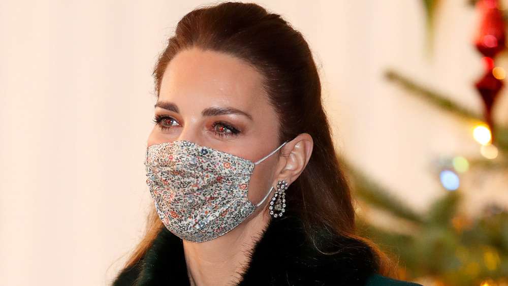 Kate Middleton wearing a mask