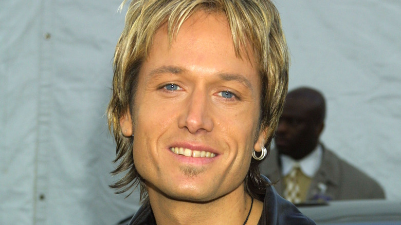 Keith Urban smiling in 2001