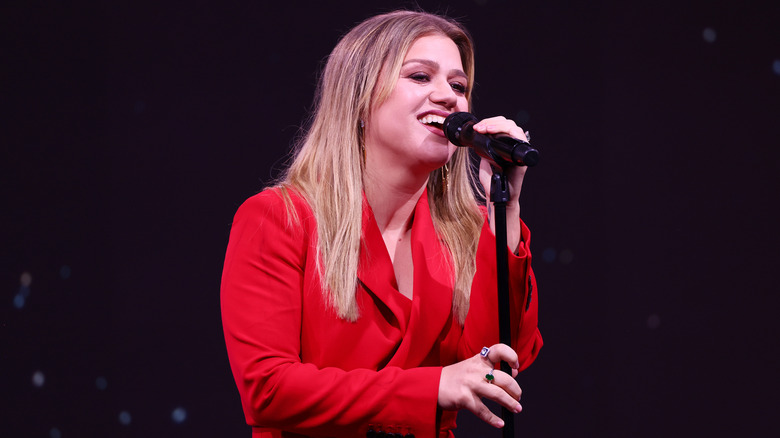 Kelly Clarkson performing