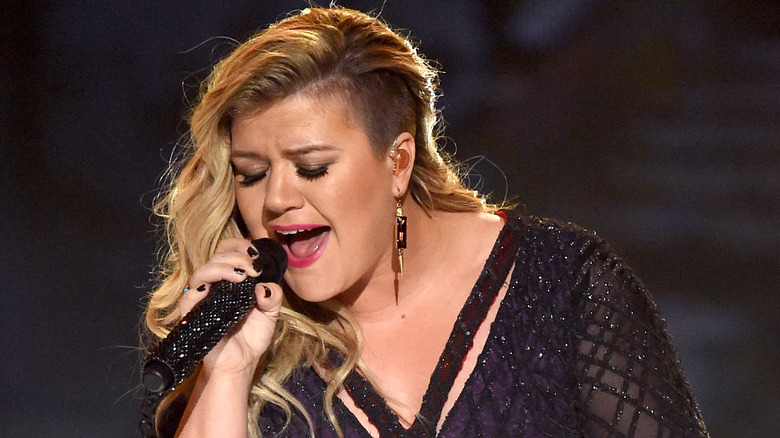 Kelly Clarkson singing