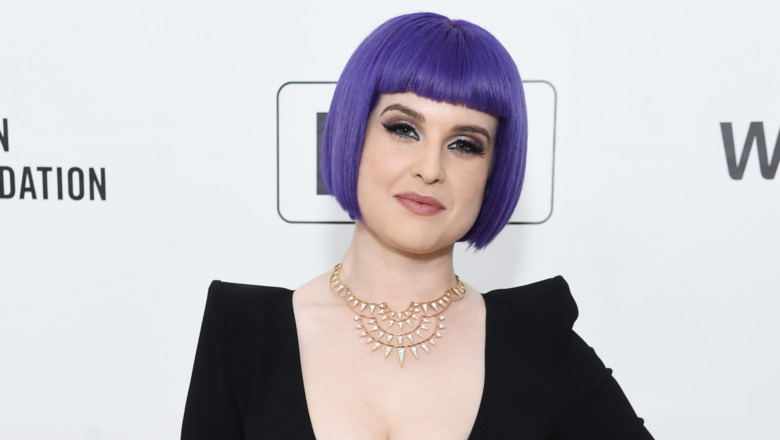 Kelly Osbourne posing 