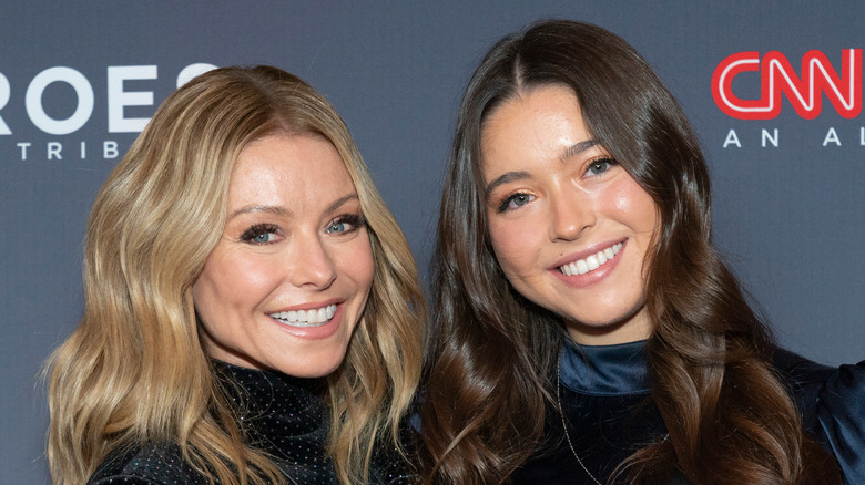 Kelly Ripa and Lola Consuelos smiling