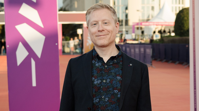 Anthony Rapp smiling