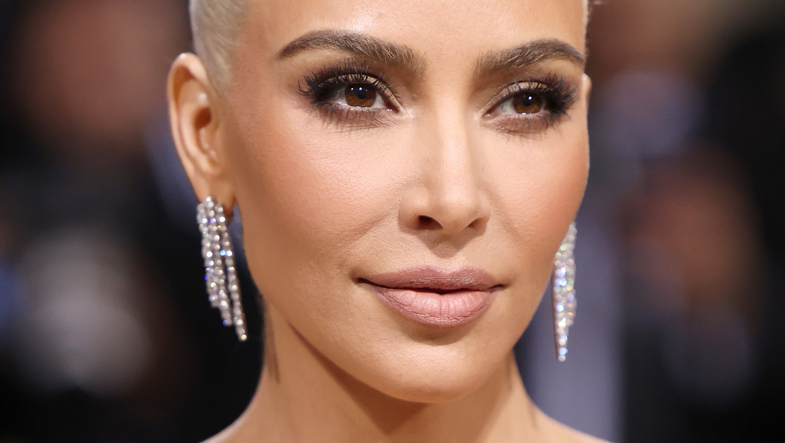 Kim Kardashian's Historic Met Gala Dress Has Twitter On Fire