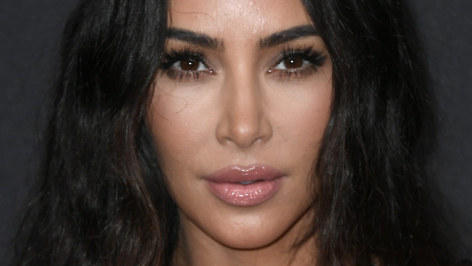 Kim Kardashians Recent Photo Is Sparking Bizarre Photoshop Claims