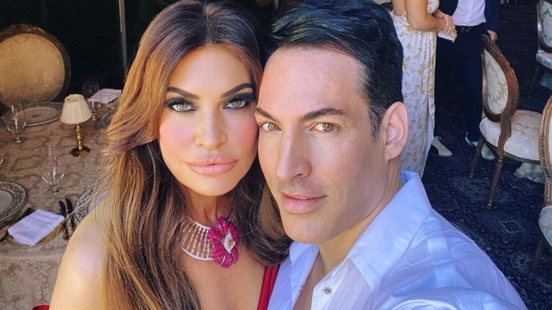 Kimberly Guilfoyle and Oscar Garcia-Lopez take a selfie together