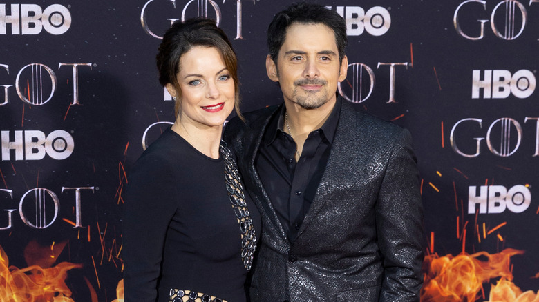 Kimberly Williams-Paisley and Brad Paisley posing