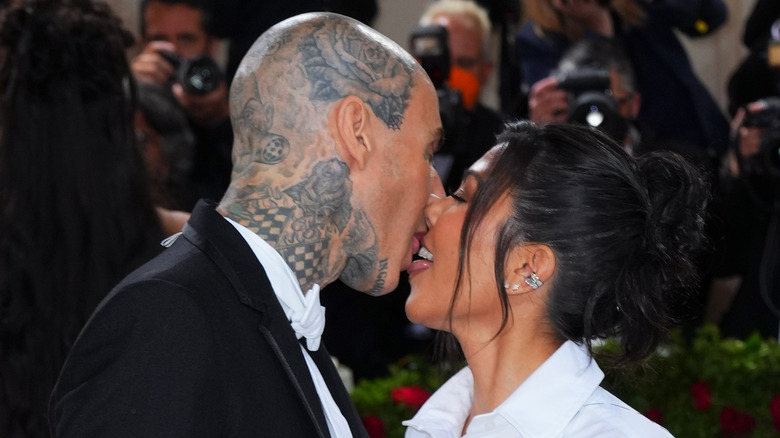 Kourtney Kardashian kissing Travis Barker 