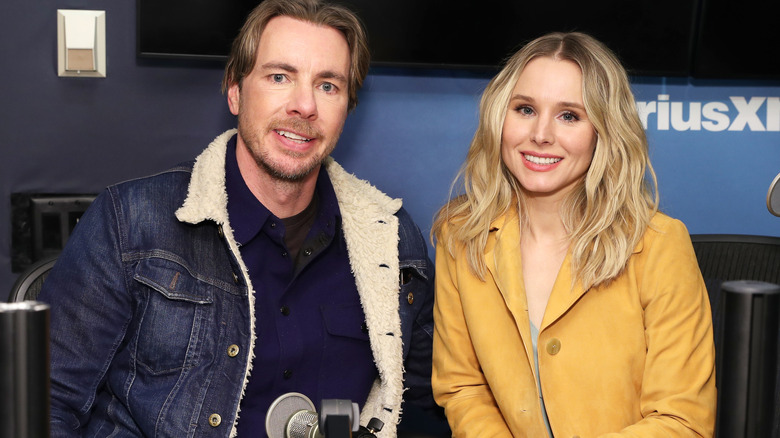 Kristen Bell, Dax Shepard, posing