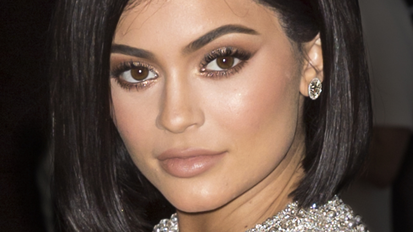 Kylie Jenner Reveals The Postpartum Issues She S Still Struggling With