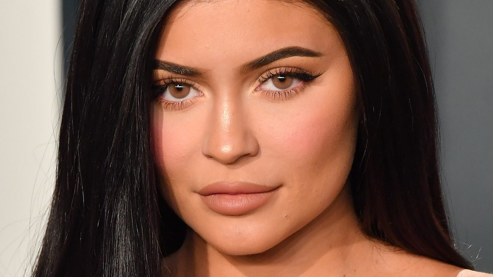 Kylie Jenners Official Pregnancy Announcement Has Fans Losing It 