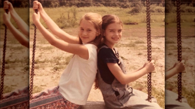 Brooke Shields and Laura Linney as kids 