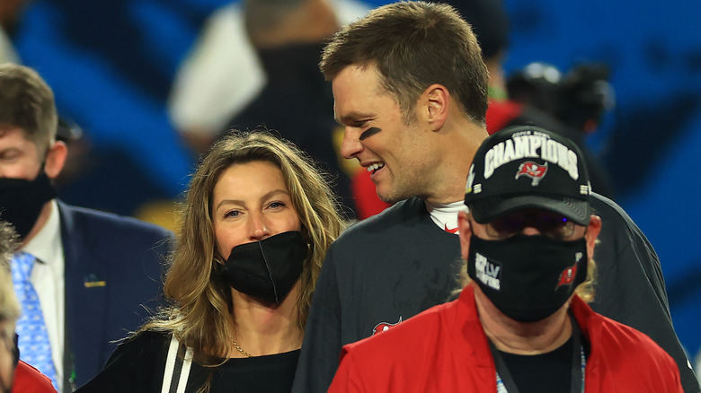 Tom Brady and Gisele Bündchen celebrating