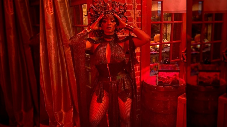 Savannah James poses in Medusa costume