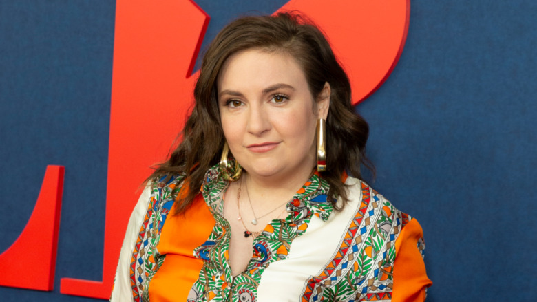 Lena Dunham smiling at the VEEP premiere 2019