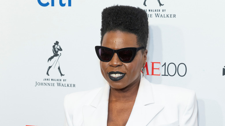 Leslie Jones channeling Grace Jones on the red carpet