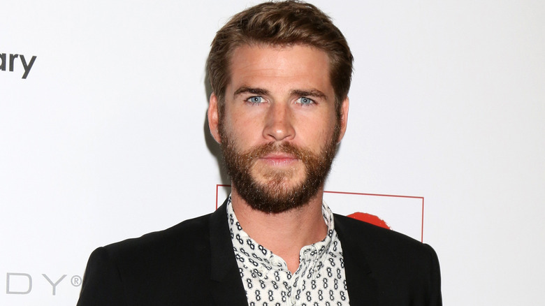 liam hemsworth beard