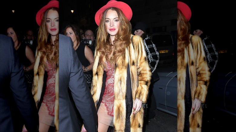 Lindsay Lohan is seen at Dstrkt Night Club in London, England (2015)