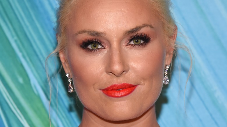 Lindsey Vonn smirks on the red carpet