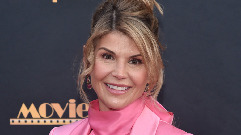 Lori Loughlin pink outfit