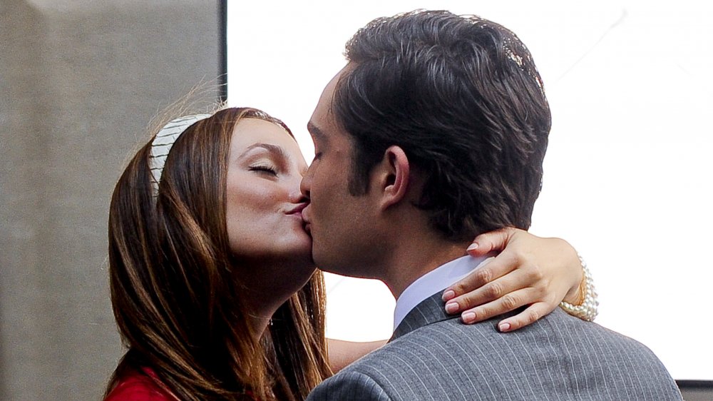 Leighton Meester and Ed Westwick kissing in a scene from Gossip Girl