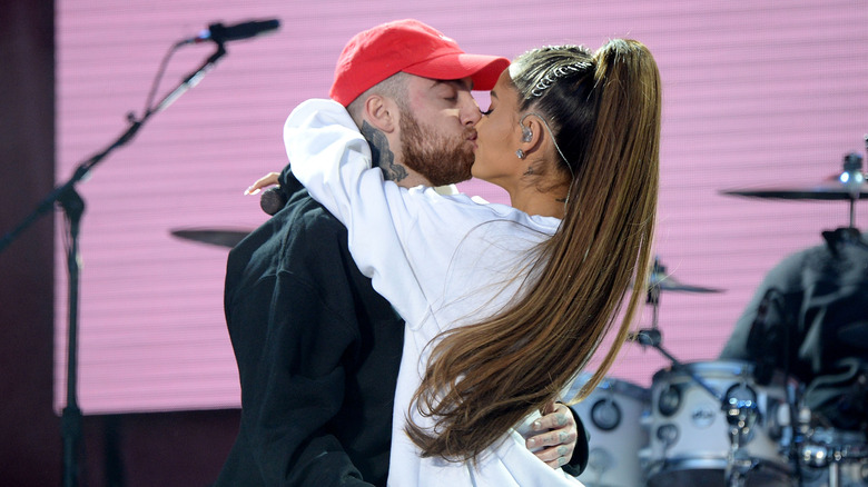 Mac Miller, Ariana Grande kissing