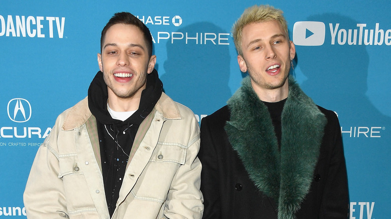 Pete Davidson and Machine Gun Kelly posing