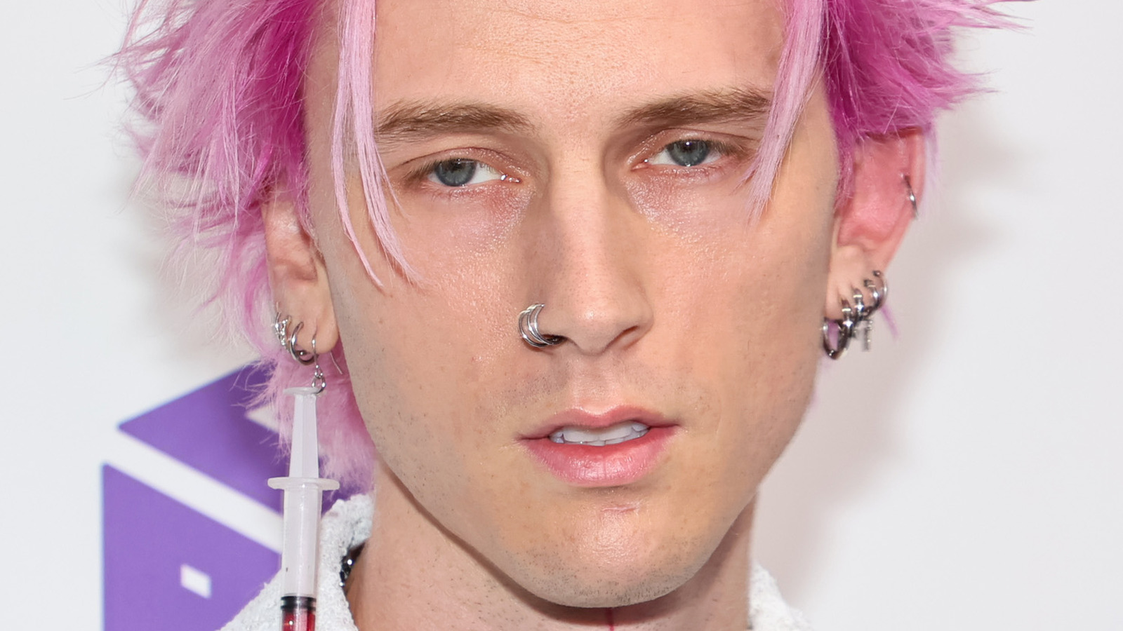 Machine Gun Kelly's Behavior Escalates To Concerning New Level