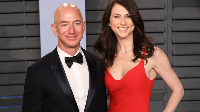  MacKenzie Scott and Jeff Bezos posing