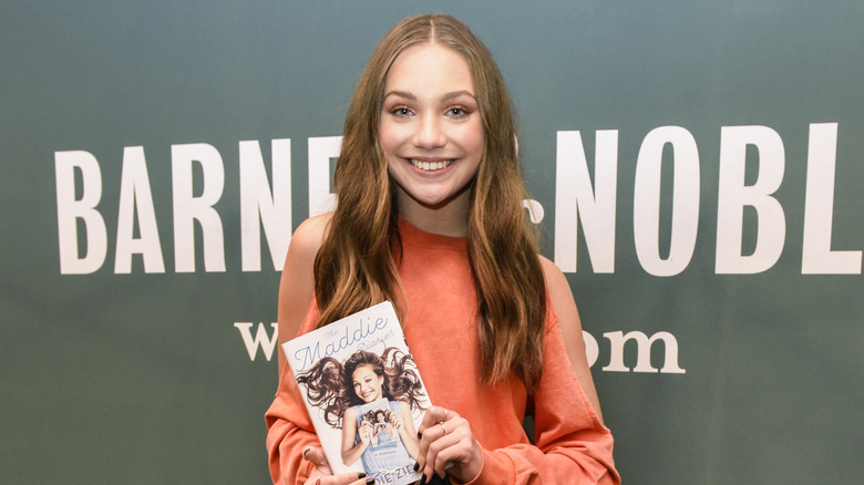 Maddie Ziegler smiling