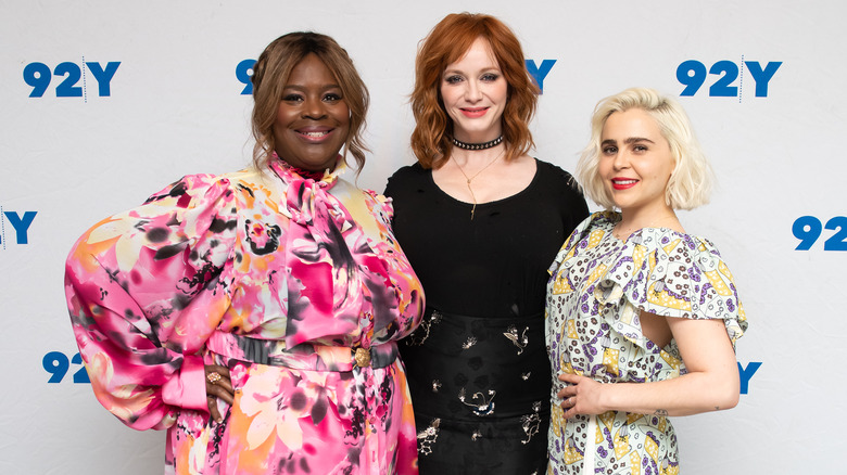  Retta, Christina Hendricks and Mae Whitman posing together