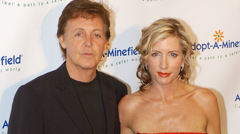 Heather Mills and Paul McCartney posing 