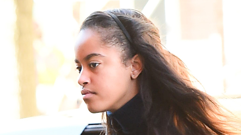 Malia Obama getting out of cab