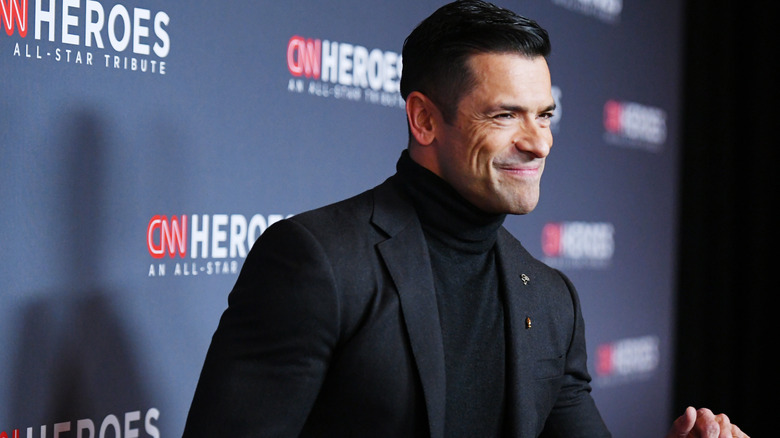 Mark Consuelos posing