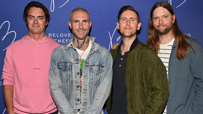 Maroon 5 posing together