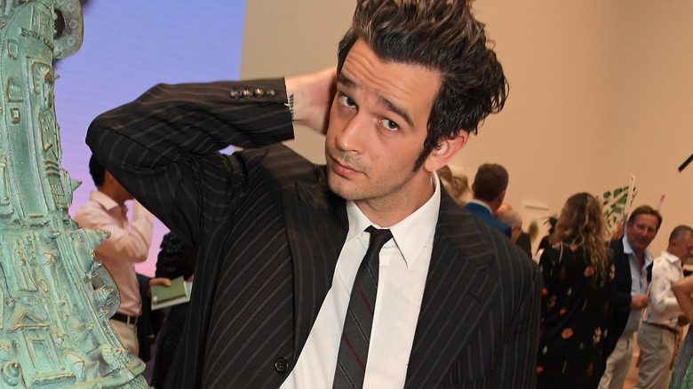 Matty Healy posing 