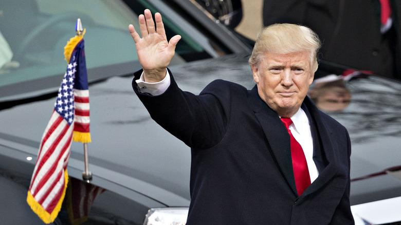 Donald Trump waving