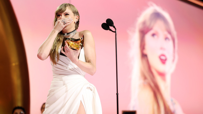 Taylor Swift shocked on stage