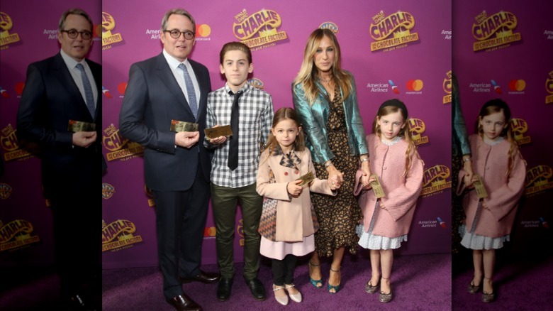 Sarah Jessica Parker, Matthew Broderick posing with kids