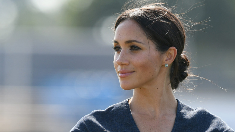 meghan markle profile low bun