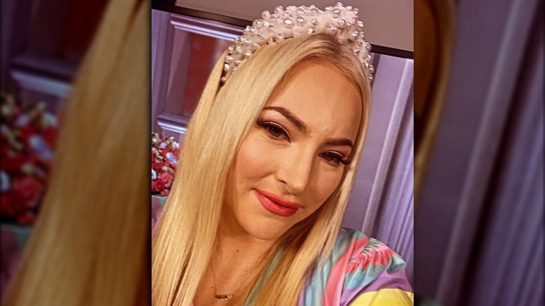 Meghan McCain poses for a selfie 