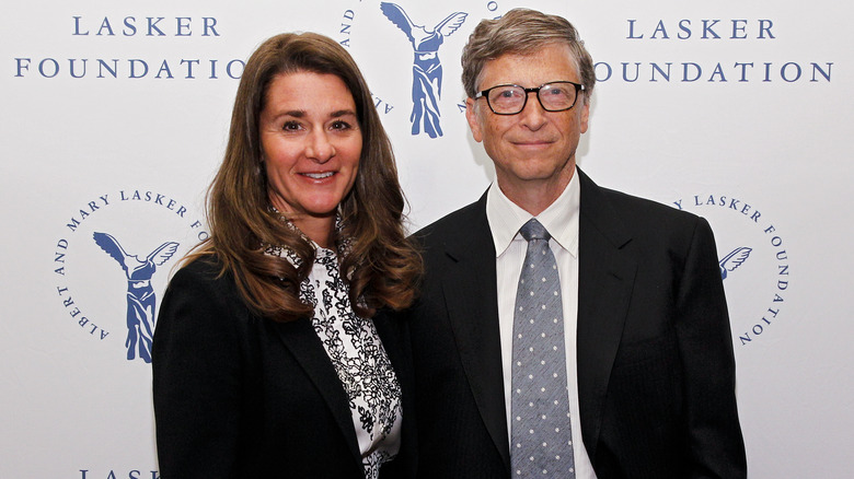 Melinda Gates and Bill Gates posing