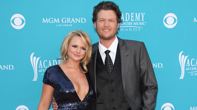 Miranda Lambert and Blake Shelton posing