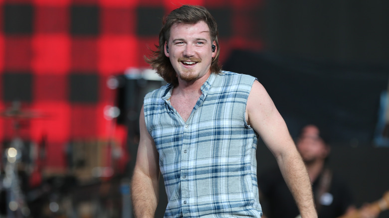 Morgan Wallen performing