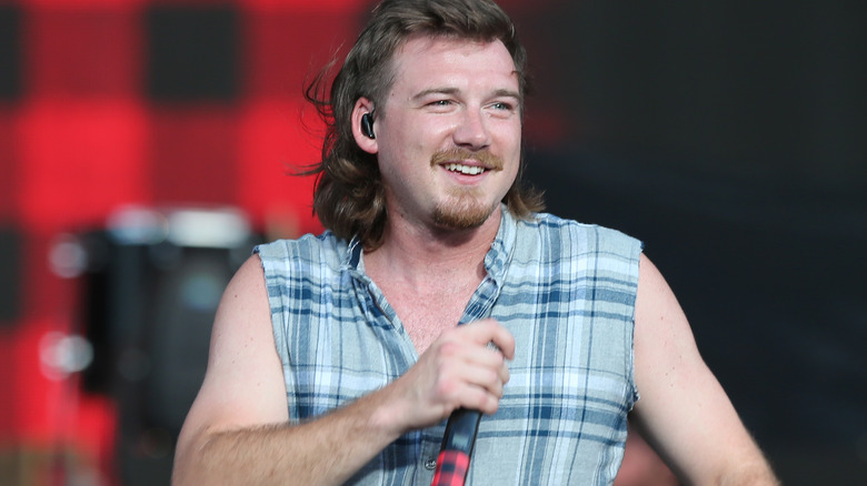 Morgan Wallen performing 